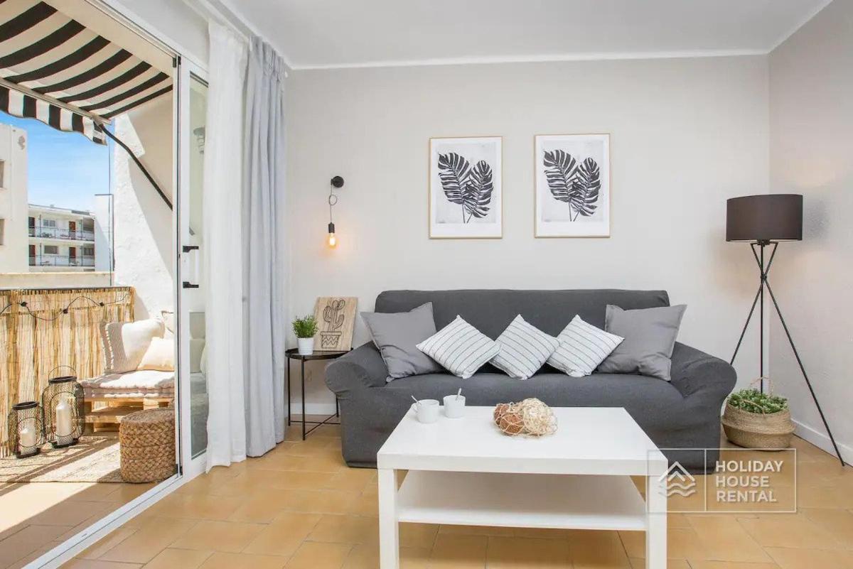 Cosy 3-Bedroom Apartment For 6-8 People Just 50M From The Beach Salou Kültér fotó
