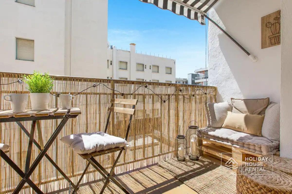 Cosy 3-Bedroom Apartment For 6-8 People Just 50M From The Beach Salou Kültér fotó