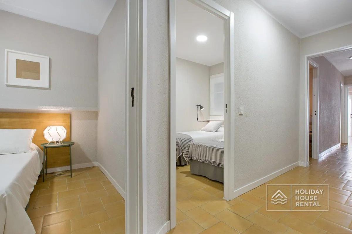 Cosy 3-Bedroom Apartment For 6-8 People Just 50M From The Beach Salou Kültér fotó