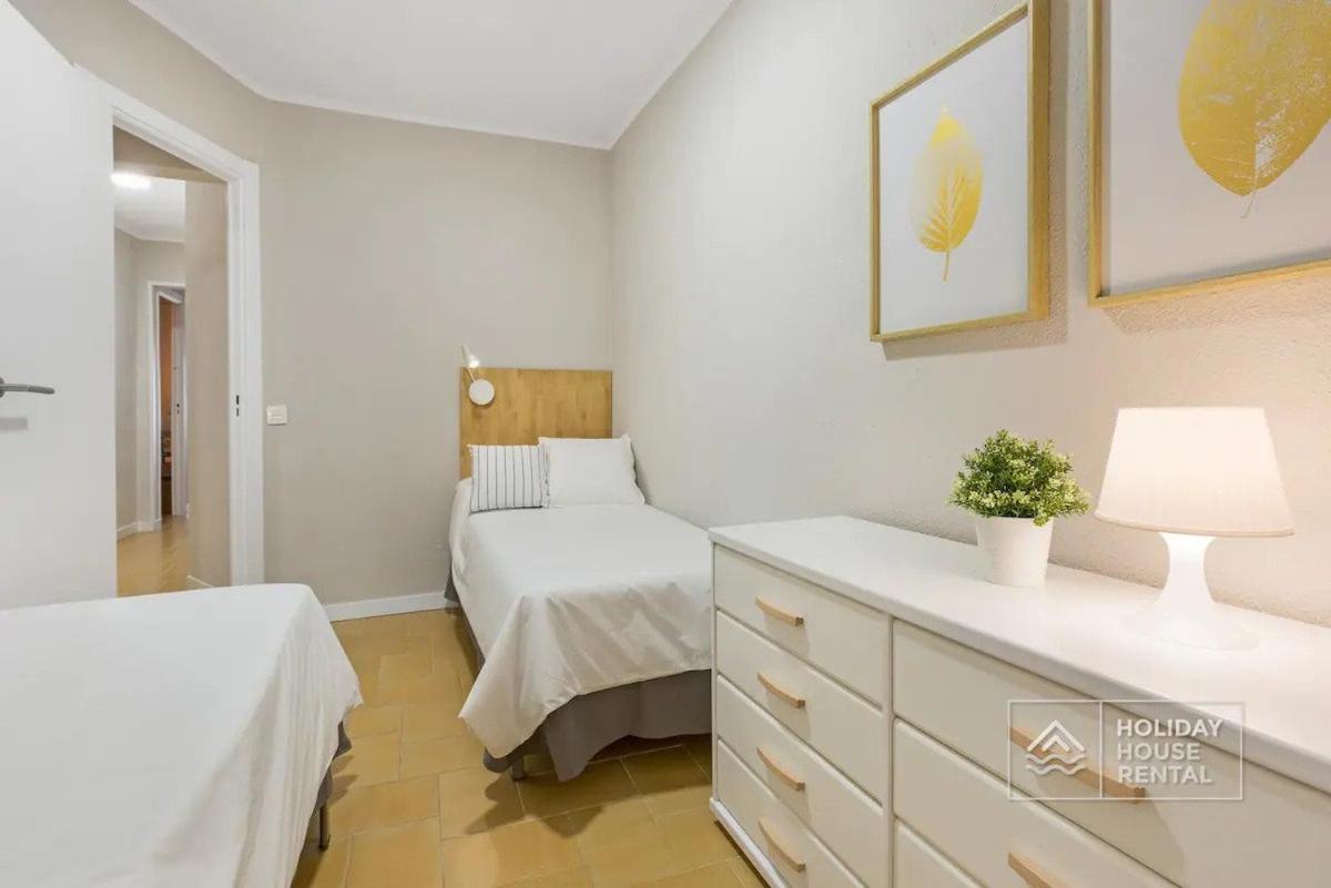 Cosy 3-Bedroom Apartment For 6-8 People Just 50M From The Beach Salou Kültér fotó