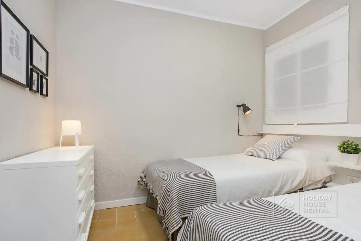 Cosy 3-Bedroom Apartment For 6-8 People Just 50M From The Beach Salou Kültér fotó