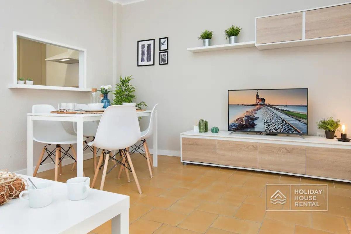 Cosy 3-Bedroom Apartment For 6-8 People Just 50M From The Beach Salou Kültér fotó