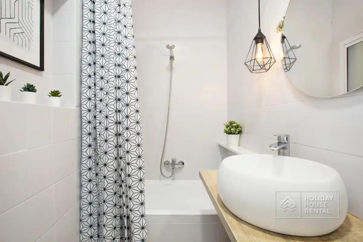 Cosy 3-Bedroom Apartment For 6-8 People Just 50M From The Beach Salou Kültér fotó