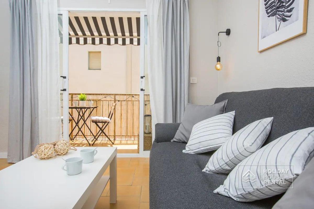 Cosy 3-Bedroom Apartment For 6-8 People Just 50M From The Beach Salou Kültér fotó
