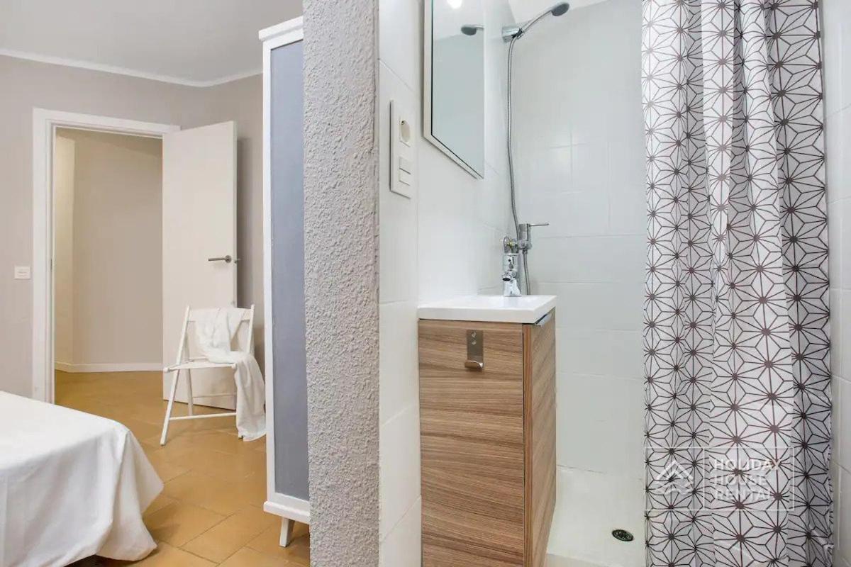 Cosy 3-Bedroom Apartment For 6-8 People Just 50M From The Beach Salou Kültér fotó